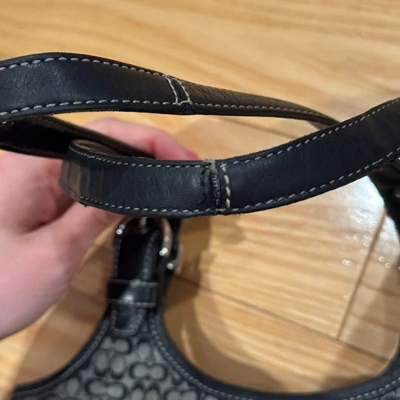 Vintage Coach Soho Black Leather and Canvas Monogram Logo Shoulder Bag - Picture 4 of 8